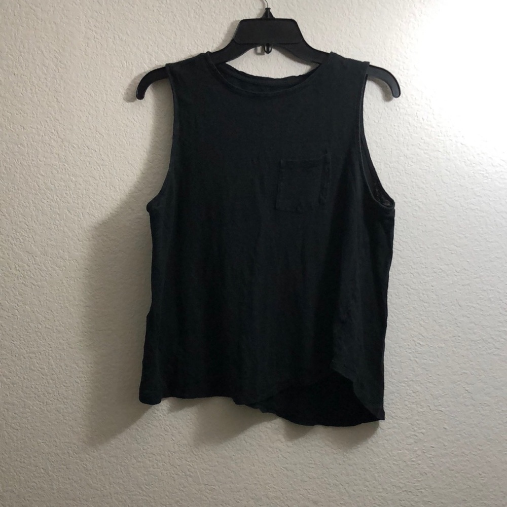 Relaxed black tank top
